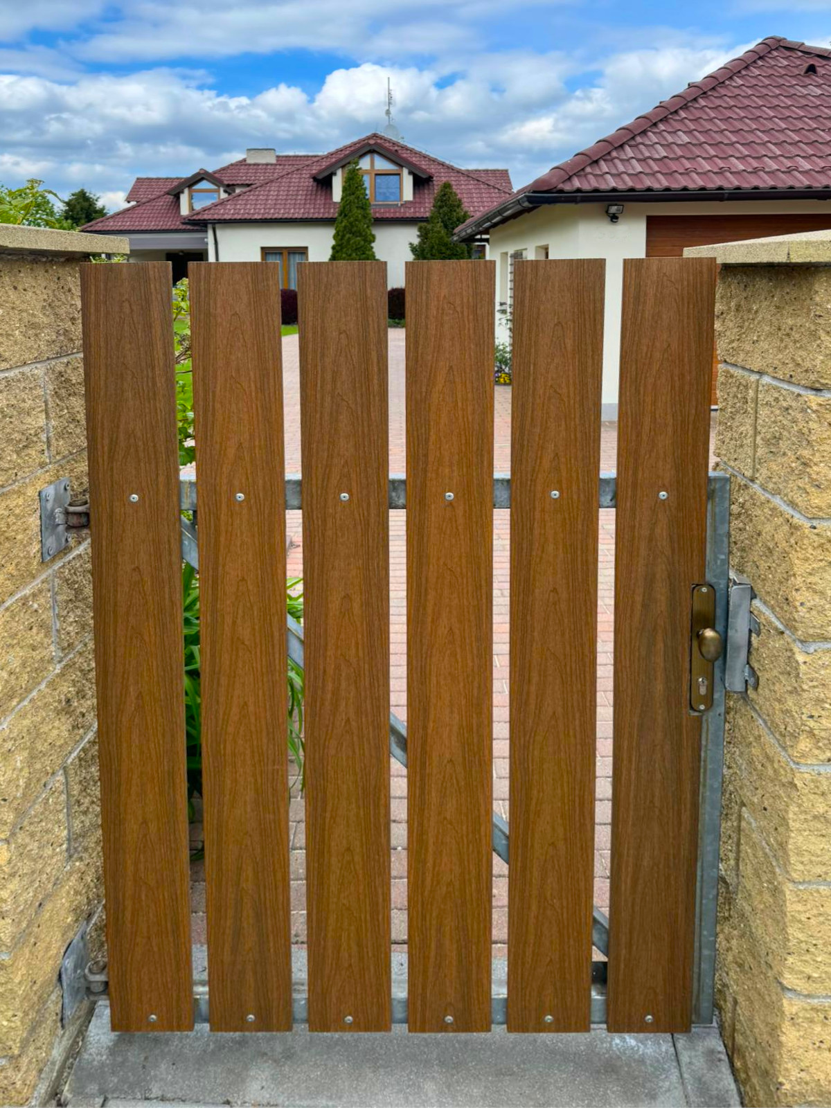 659fa5c1-b475-47cb-9be1-b8af66d4c3ea